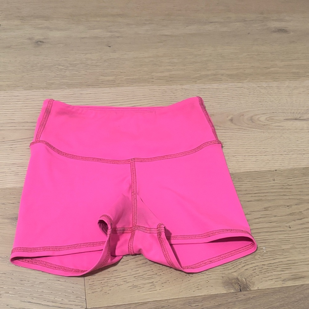 Cute pink tiger Friday shorts worn a lot size child extra large